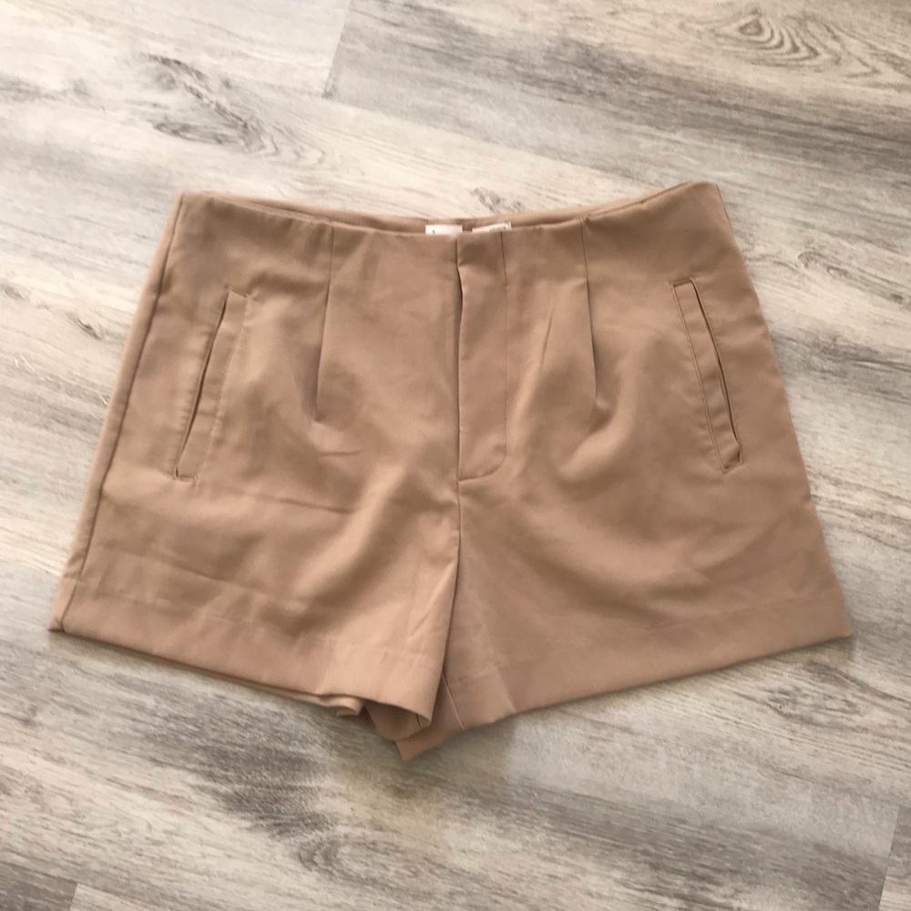 Women's High-Rise Tailored Shorts A New Day Size 14 NWOT - Picture 2 of 8